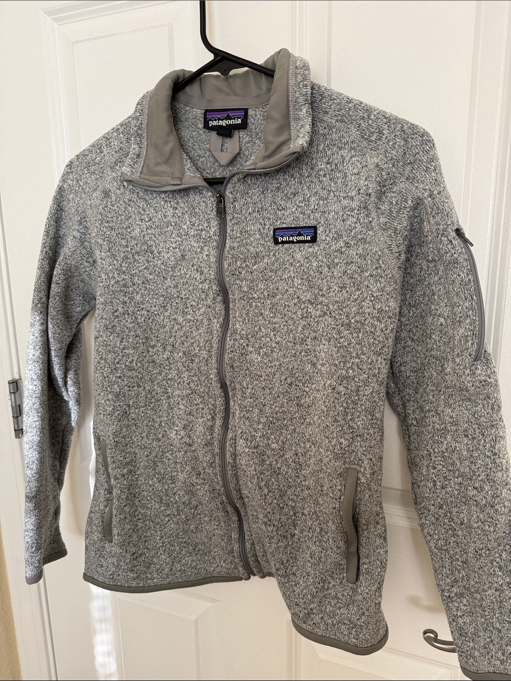 Patagonia Men’s Gray Full-Zip Knit Fleece Jacket